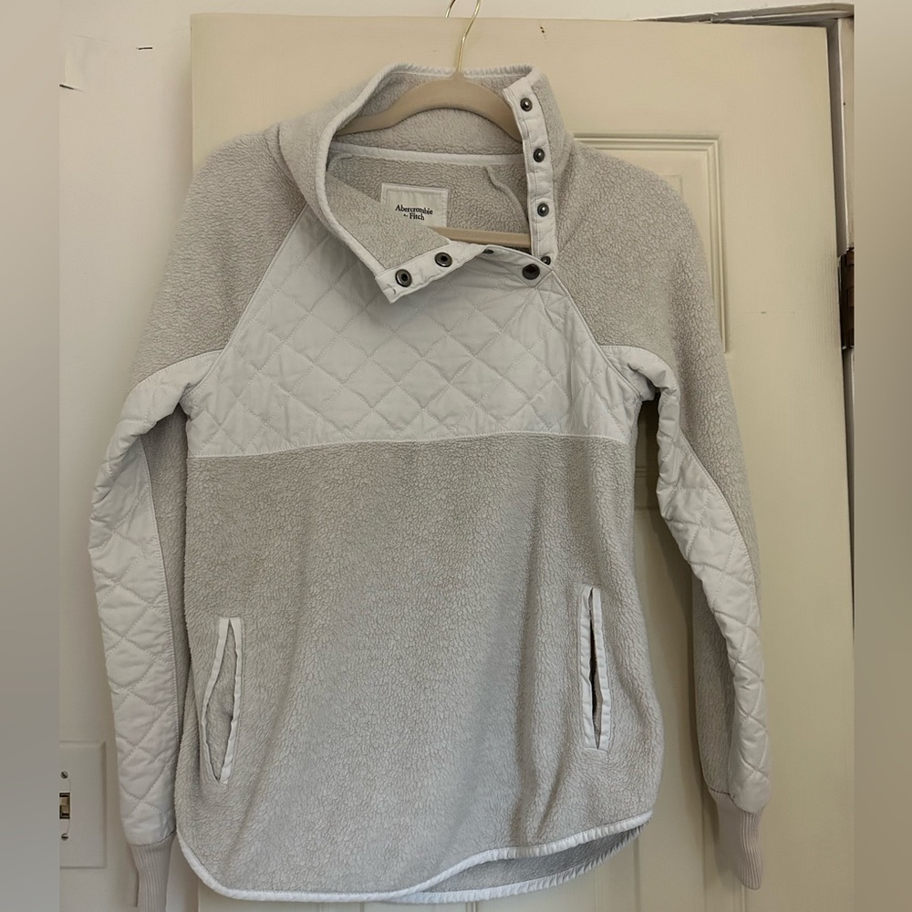 Abercrombie and Fitch Quilted Fleece Jacket